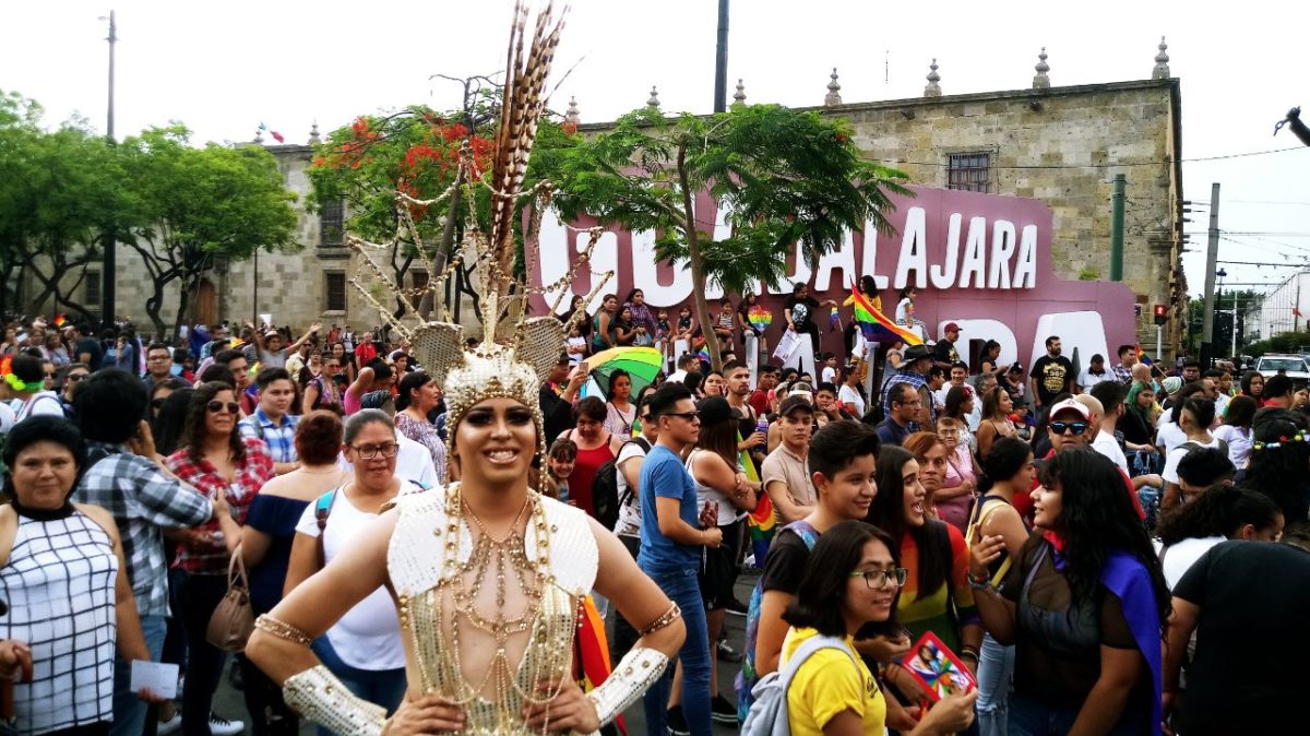 photo5488033125939390393