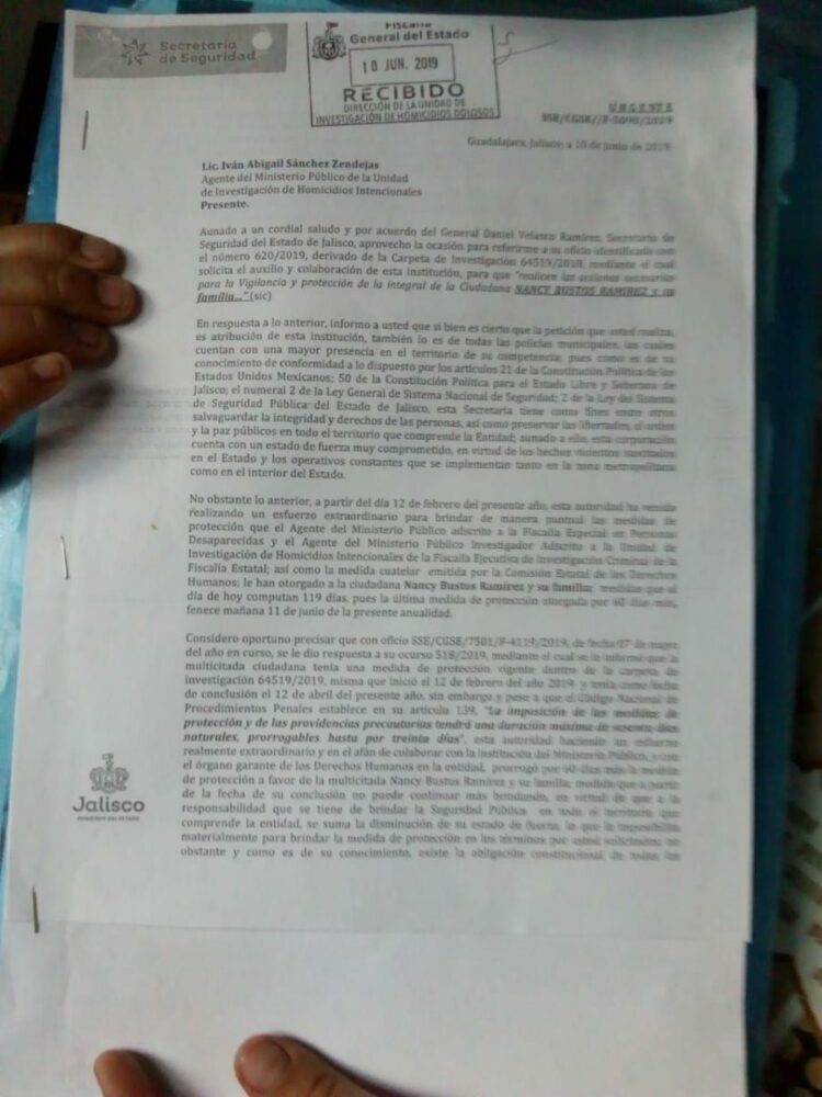 photo5571370184564910008