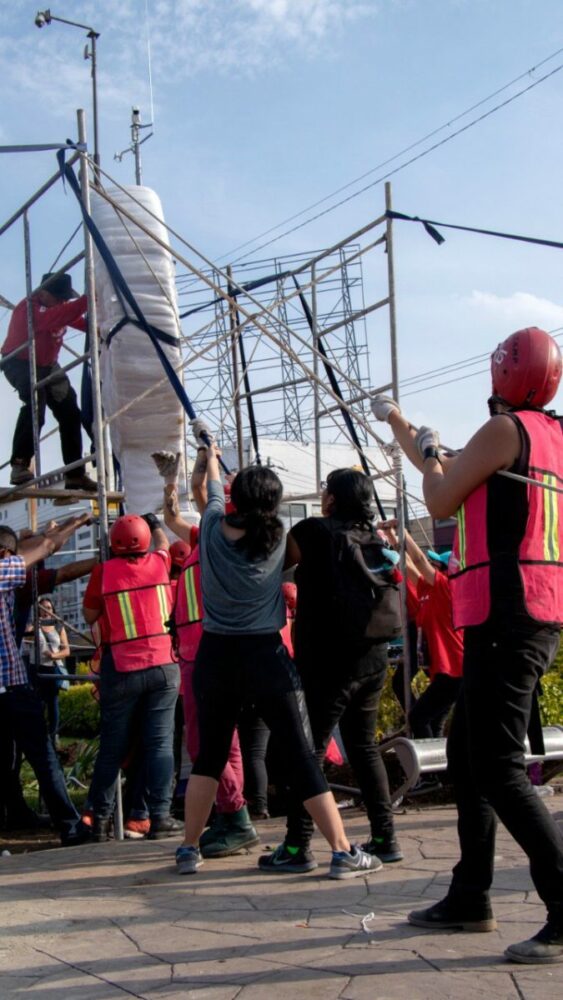 photo5683743446904448947