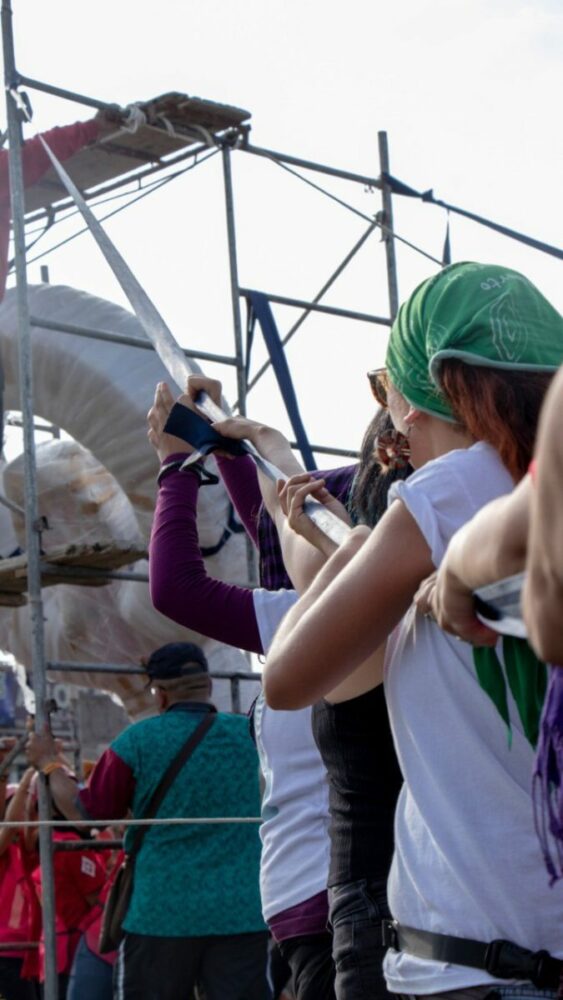 photo5683841840310233018