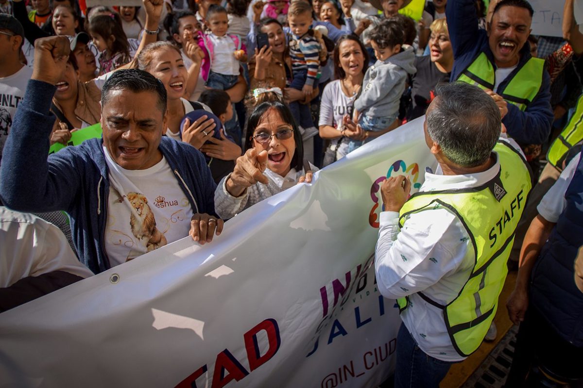 photo5711032122915006458