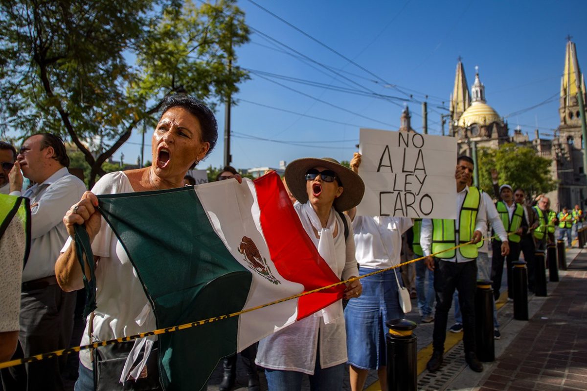 photo5713143146585630637