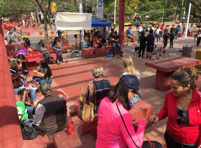 Parque Rojo Tejido Colectivo Foto Claudia Rodríguez