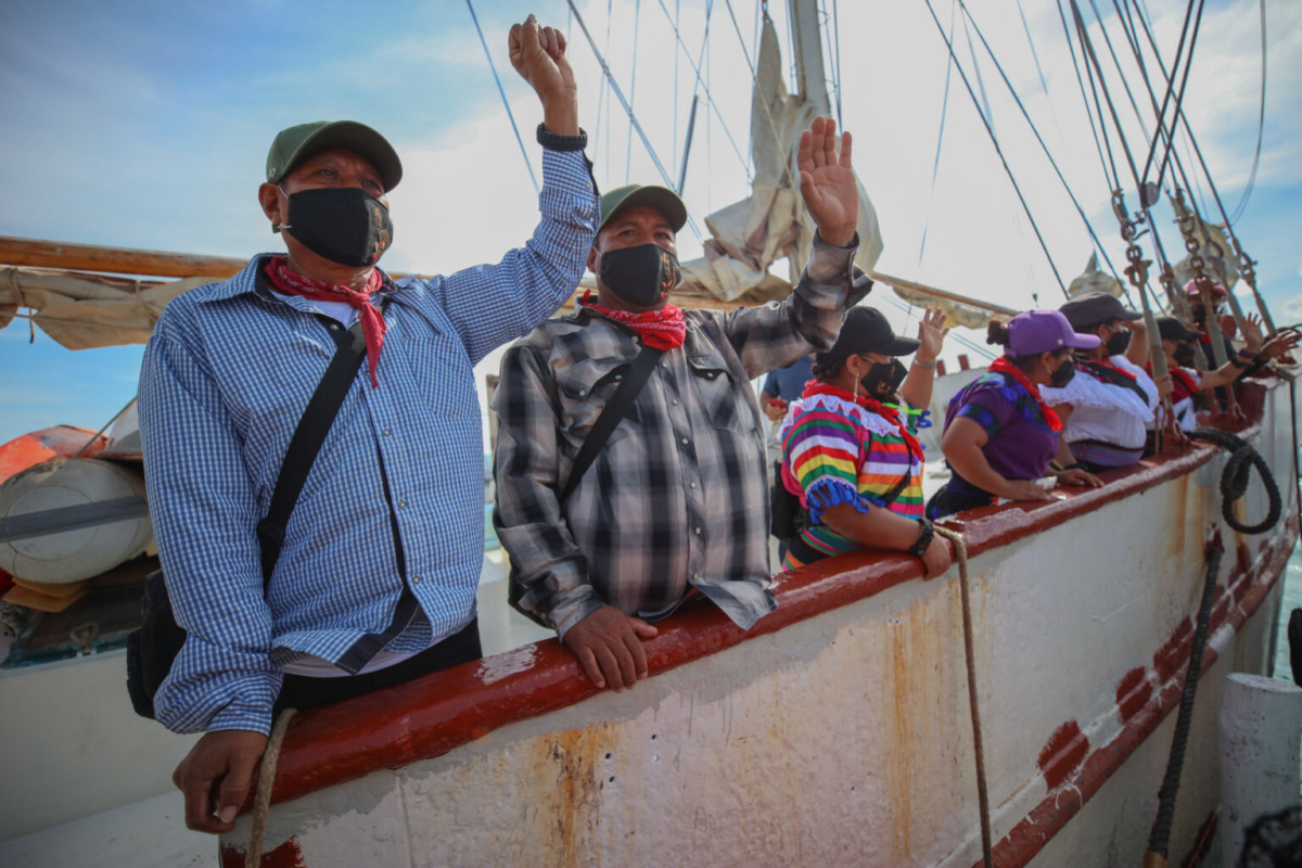 pdp_zapatistas_escuadron201_zarpa_europa_daliri_oropeza_2-2-1536×1024