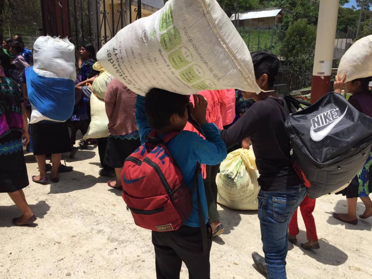 Más de 600 niñas, niños y adolescentes indígenas desplazados en Chiapas ...