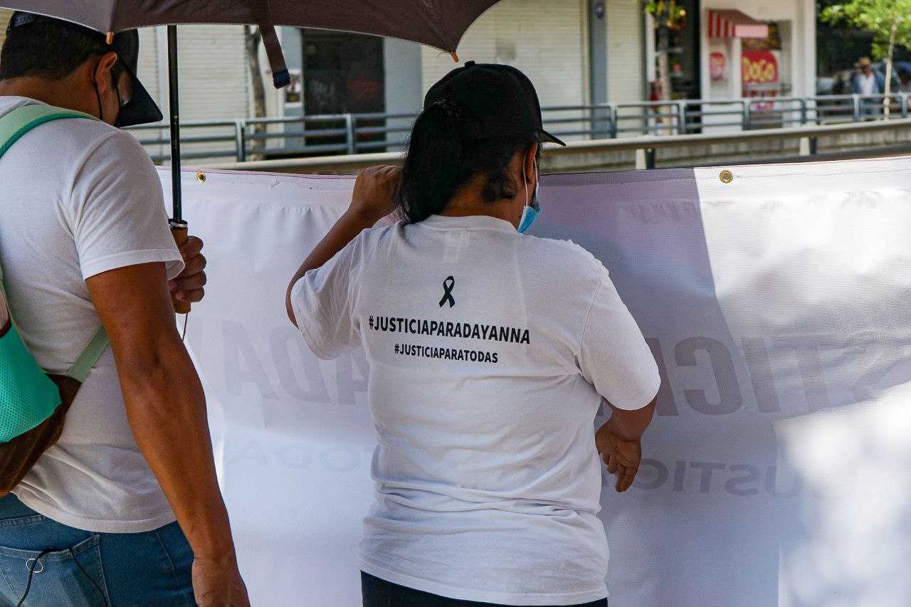 photo5184052009496586938