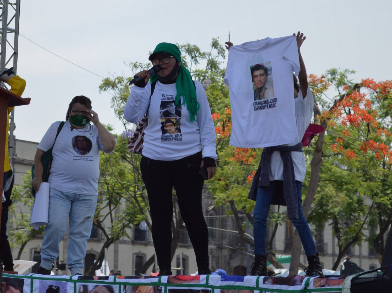 photo5512817380749846453