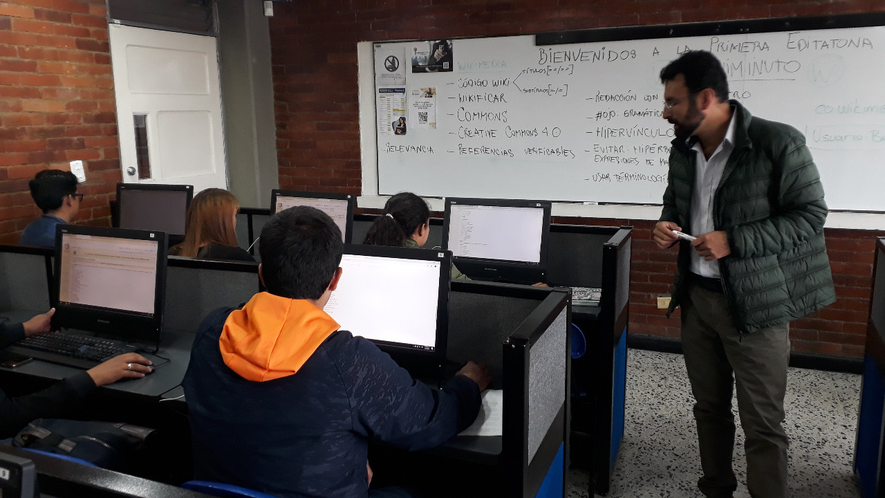 Editatona_en_Uniminuto_Bogota_mayo_de_2019_-_25