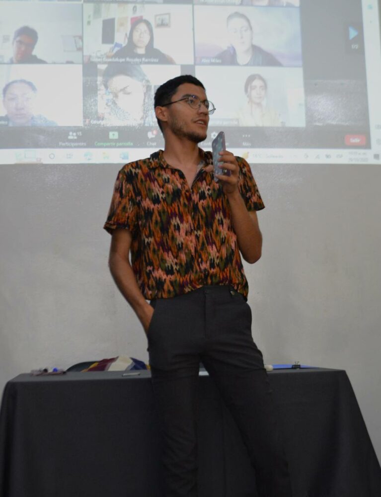 photo5111935273758992971