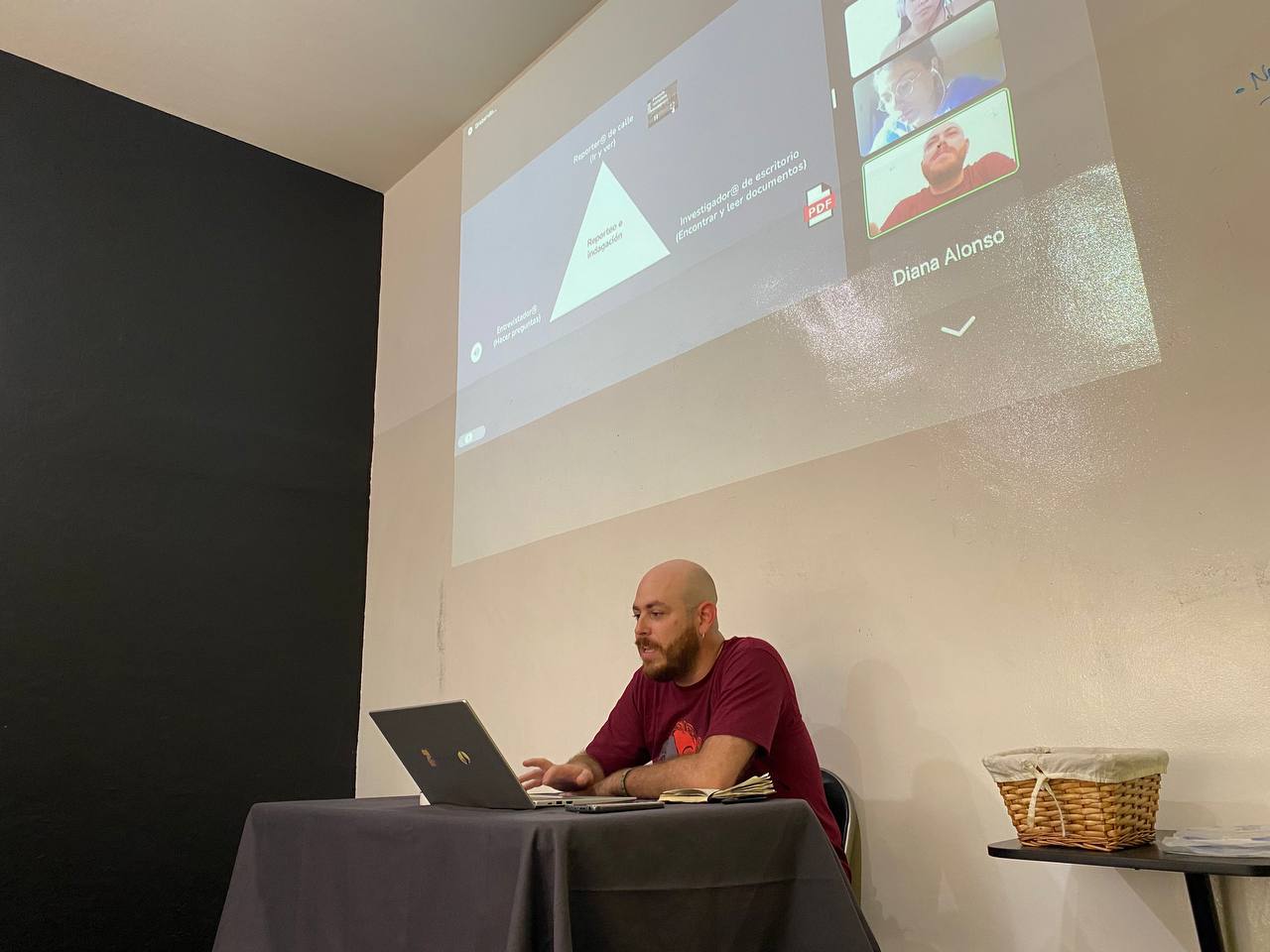 photo5508348690616657861