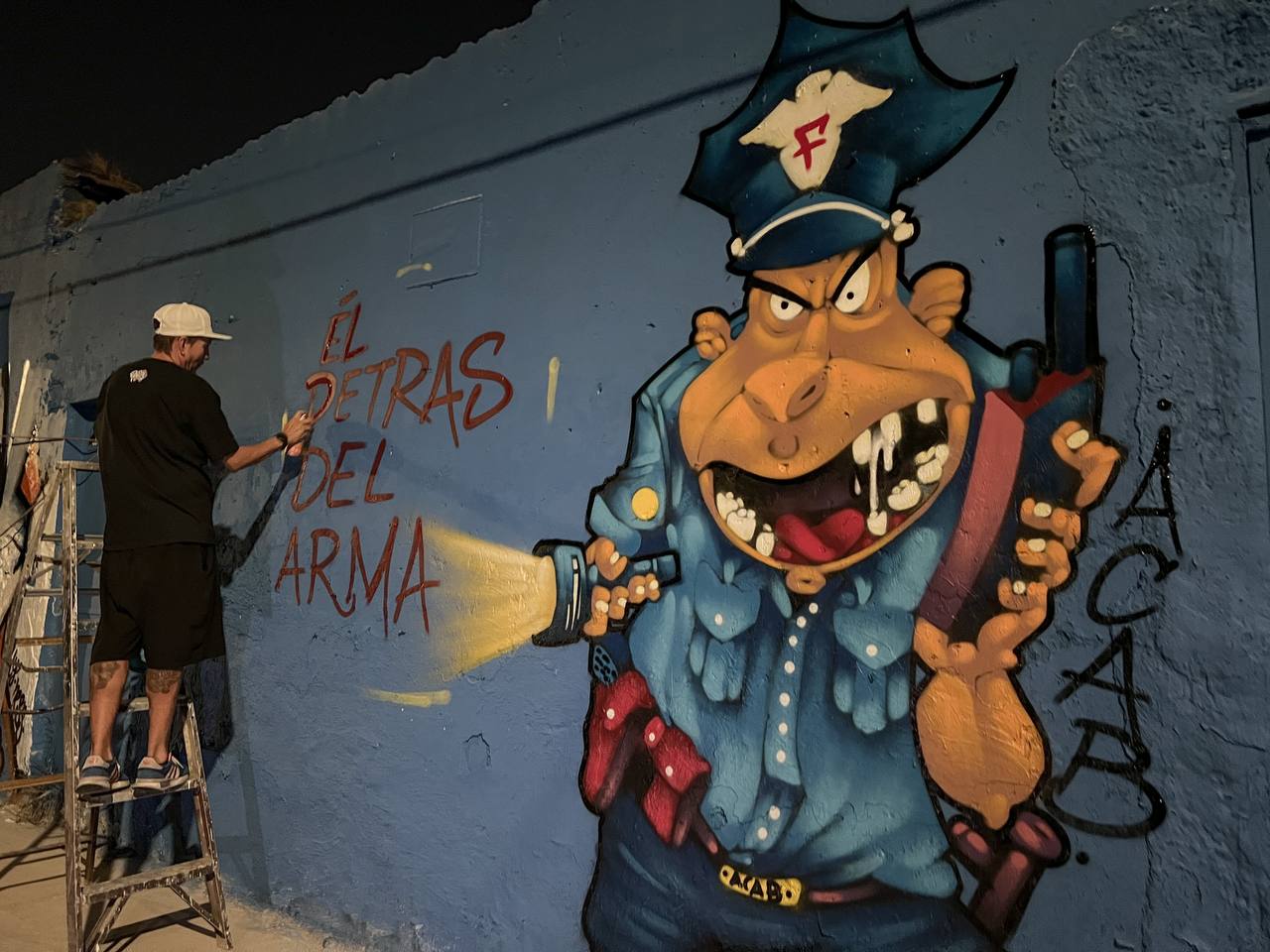 photo5100742743604440122