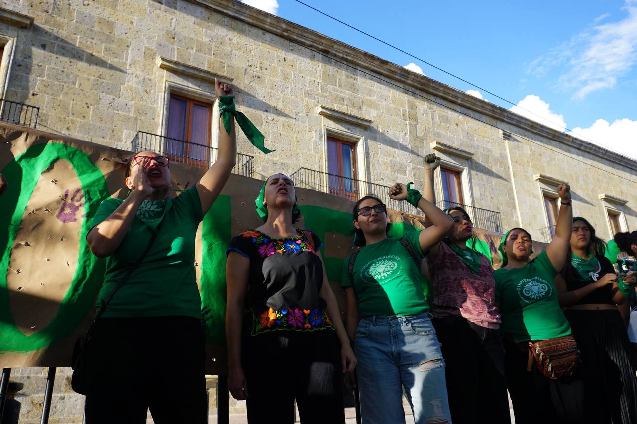 photo_5174790092911389973_y