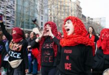De México a Barcelona: el tejido rojo que unió las luchas de Furia Mexicana y Colectiva Hilos este 8M